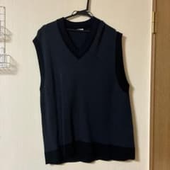 GU ニットベスト Lサイズ　黒ブラック ブルー青 Vネックのサムネイル