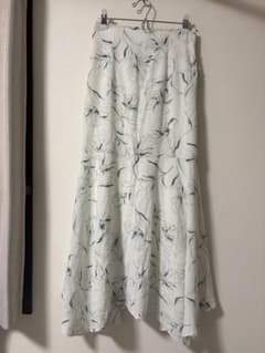 one after another NICE CLAUP 花柄スカートのサムネイル
