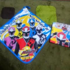 ウイウイ様専用！新品！ニンニンジャーループ付きタオル、ハンドタオルのセットのサムネイル