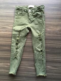 ZARA   kids   カーキ  ダーメージジーンズのサムネイル