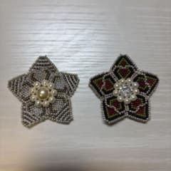 ハンドメイド ビーズ刺繍ブローチ 2個セットのサムネイル