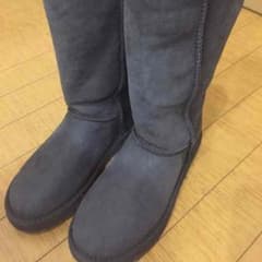 UGG 値下げ‼️クラシックトール サイズ5 チョコレートのサムネイル