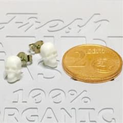7.5mm セラミック アクセサリー ドクロ スカル ピアスのサムネイル