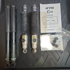 KYB エクステージショックアブソーバー、ハイエース４型純正リアショックRJ30 KYB エクステージショックアブソーバー、ハイエース4型純正リア