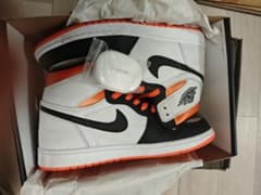 Nike Air Jordan 1 ホワイト/オレンジのサムネイル