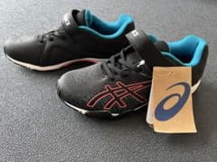 新品未使用ASICS アシックスレーザービーム スニーカー22cm ブラックのサムネイル
