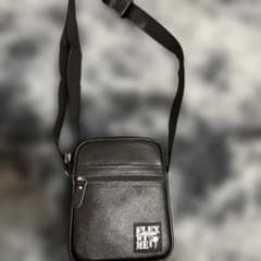 FLX WTM ロゴ付き ショルダーバッグ 黒 flexwitme FLX WTM ロゴ付き ショルダーバッグ 黒 flexwitme - メルカリ