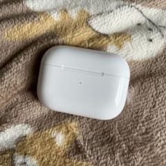 ゆ*ぃ様 Apple AirPods Pro 本体 キャラケース付きのサムネイル