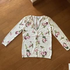 blugirl Blumarine ローズ柄カーディガンとセーターのアンサンブルのサムネイル