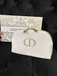 Ritz様専用！Dior ホリデーコレクション ポーチWhiteのサムネイル
