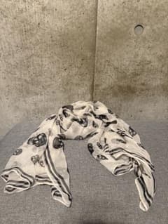 alexander mcqueen ストール 白 ドクロ マフラー 骸骨 alexander mcqueen ストール 白 ドクロ マフラー 骸骨 | Mercari