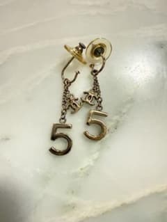 CHANEL ココマーク No.5 スイング ピアス ゴールドカラー | Mercari