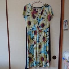 ブージュルード 花柄ワンピースのサムネイル