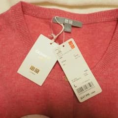 送料込み！ UNIQLOカシミヤ100%カーディガンのサムネイル