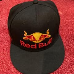 レッドブルのキャップのサムネイル
