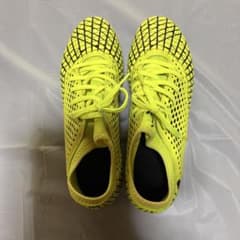 PUMA サッカースパイク イエロー ブラックのサムネイル