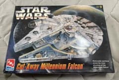 スターウォーズ　大型ミレミアムファルコン　プラモデルキットのサムネイル