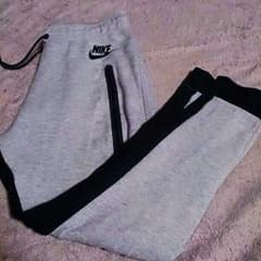 NIKE テックフリースのサムネイル