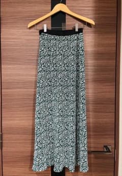 【未使用】花柄プリーツロングスカート