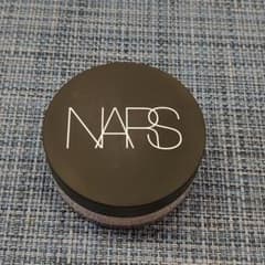 NARS ライトリフレクティングセッティングパウダー ルースのサムネイル