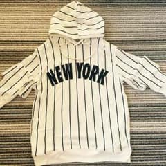 パーカーのサムネイル