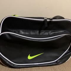 ナイキ NIKE エナメルバッグのサムネイル
