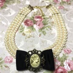 イノセントワールド　3連パールネックレス　カメオのサムネイル