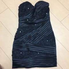 黒 ミニドレスのサムネイル