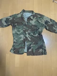 迷彩柄 ミリタリージャケット 戦闘服のサムネイル