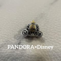 PANDORA×Disney 100周年 シンデレラ馬車 チャームのサムネイル