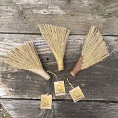 みご箒 麻紐カラー①キナリ（稲わらほうき）のサムネイル