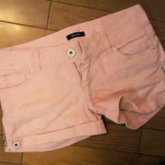 ピンク デニム ショートパンツのサムネイル