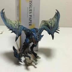 モンスターハンター。リオレウス亜種 フィギュアのサムネイル