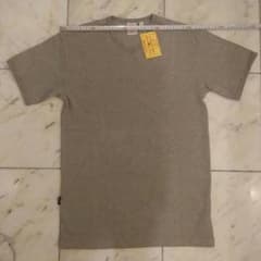 Tシャツ　新品「未使用」Lサイズ、グレー色のサムネイル