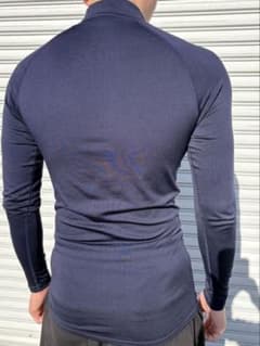 Under Armour ネイビー 長袖アンダーシャツのサムネイル