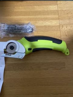 USB充電式 電動カッター ダンボールや絨毯などを楽に切れます電動マルチカッター
