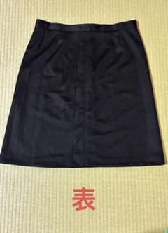 22号W91cm（ほぼ未使用）夏用の黒いスカートのサムネイル