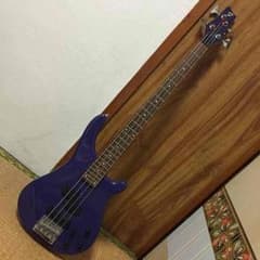 ベースギターのサムネイル