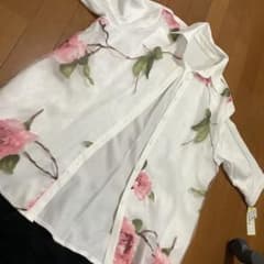 春夏ブラウスお花柄　セレブ風のサムネイル