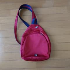 FILA レッド ショルダーバッグのサムネイル