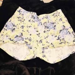 ハイウエスト花柄パンツのサムネイル