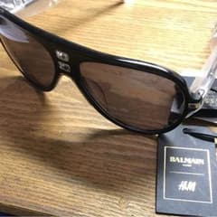 Balmain とH&Mのコラボサングラスのサムネイル