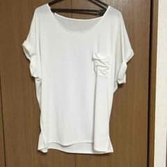 ポッケ付き白Tシャツのサムネイル