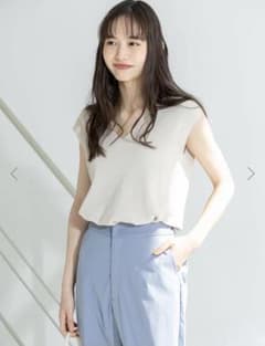 noll.0801様専用♡未使用♡Vネックフレンチスリーブサマーニット♡のサムネイル