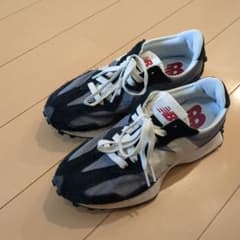 大人気モデル　new balance 327　ニューバランス　スニーカーのサムネイル