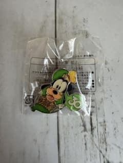 グーフィー ピンバッジ ディズニーのサムネイル
