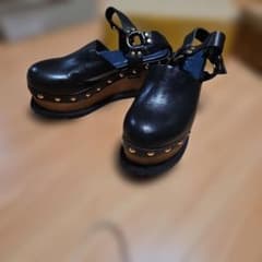 Reggie Milled Nubuck ブラック サンダル 39のサムネイル