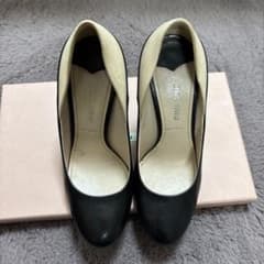 miumiuブラックレザー ポインテッドトゥ ハイヒールのサムネイル