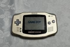 ゲームボーイアドバンス本体　GBA本体　ゴールド【ジャンク】のサムネイル