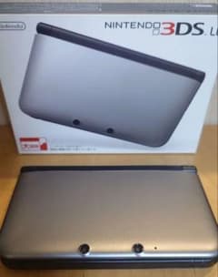 NINTENDO 3DS LL シルバー×ブラック 本体のサムネイル